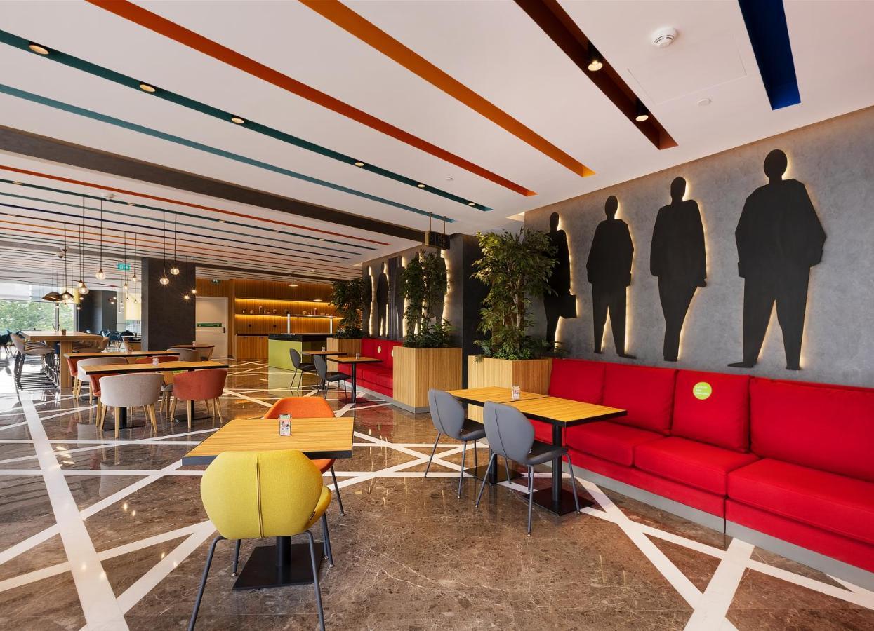 Ibis Styles Istanbul Merter Exteriér fotografie The interior of the lounge