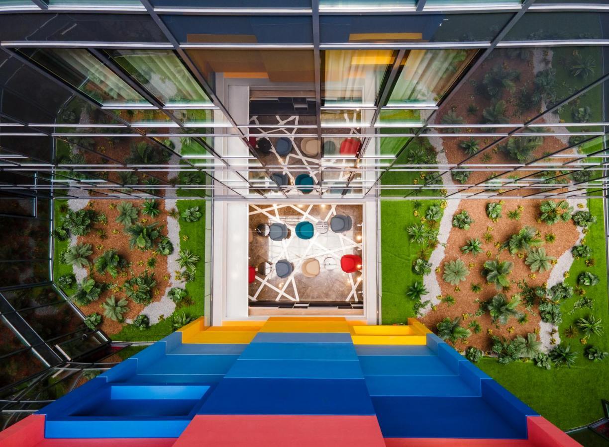 Ibis Styles Istanbul Merter Exteriér fotografie The interior of the building