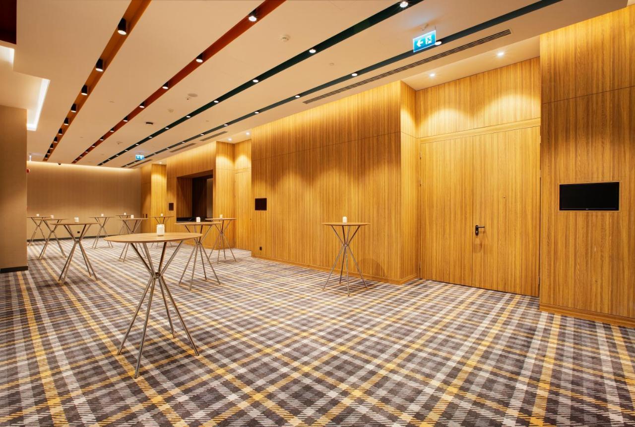 Ibis Styles Istanbul Merter Exteriér fotografie A carpet floor