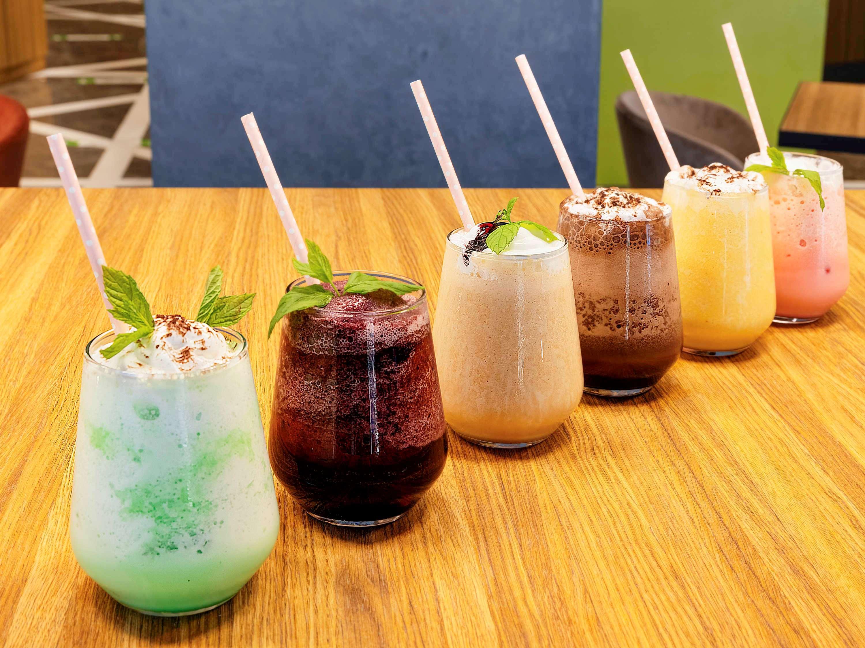 Ibis Styles Istanbul Merter Exteriér fotografie A selection of bubble tea